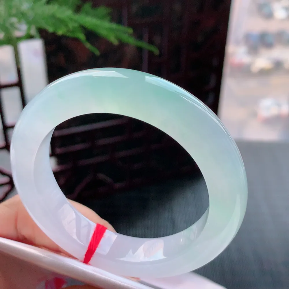 正圈冰玻春彩 无瑕 尺寸:55.3/13/10 种色俱佳