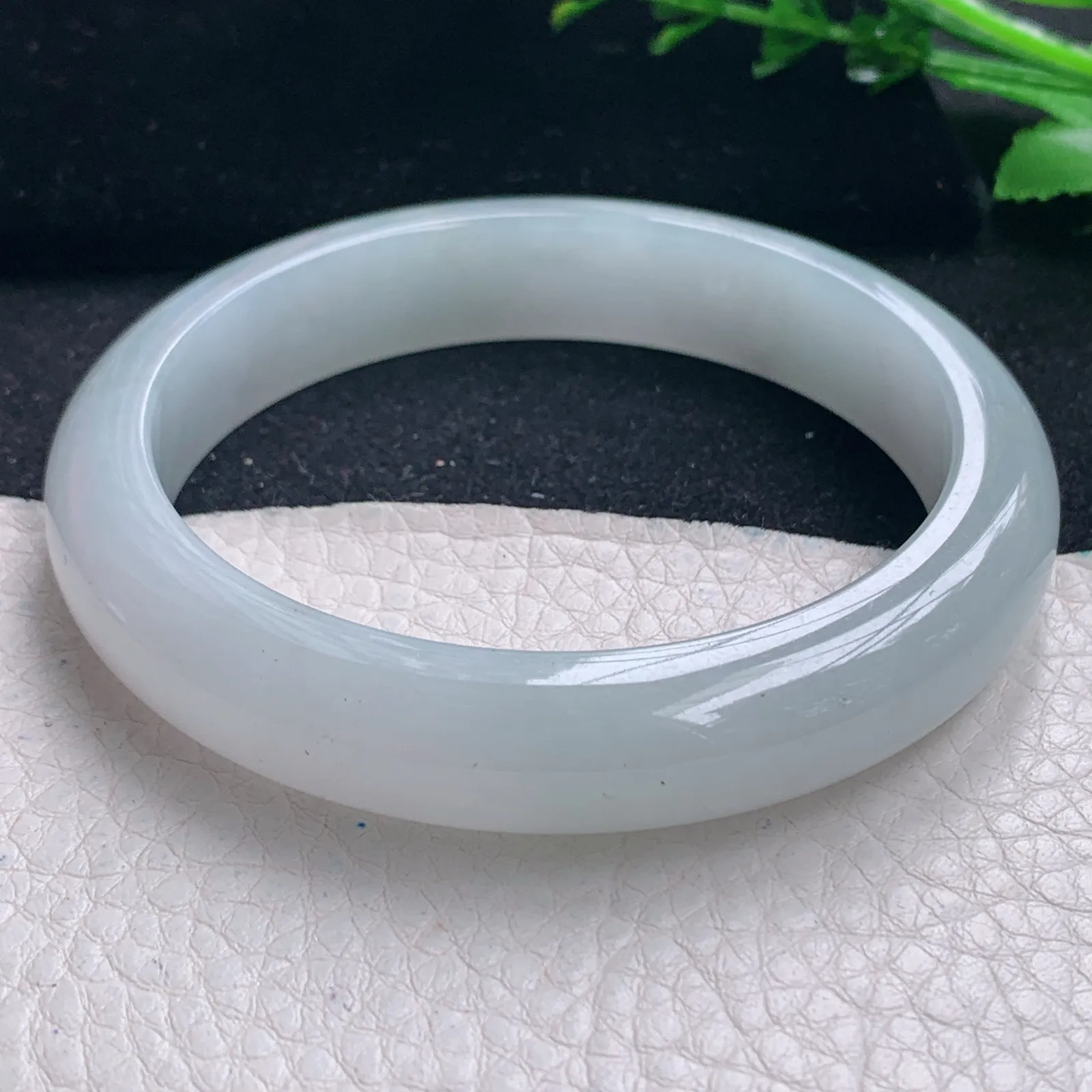 ss大圈口61.5*12.8*8.5平安镯 缅甸翡翠a货白月光宽边玉手镯 玉手环