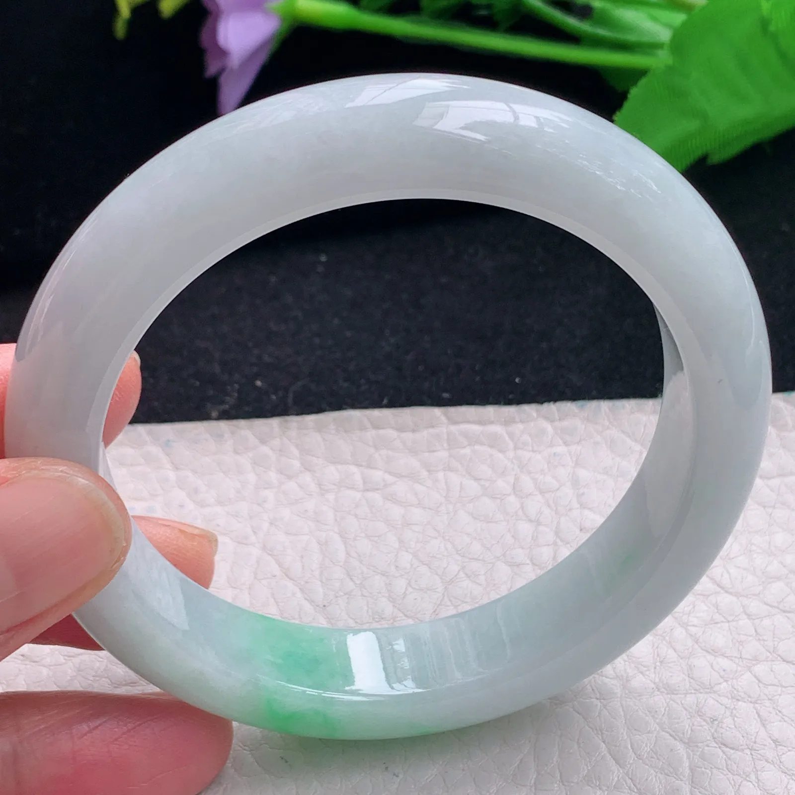 js自然光59*13*9平安镯 缅甸翡翠a货飘绿厚装宽边玉手镯 玉手环