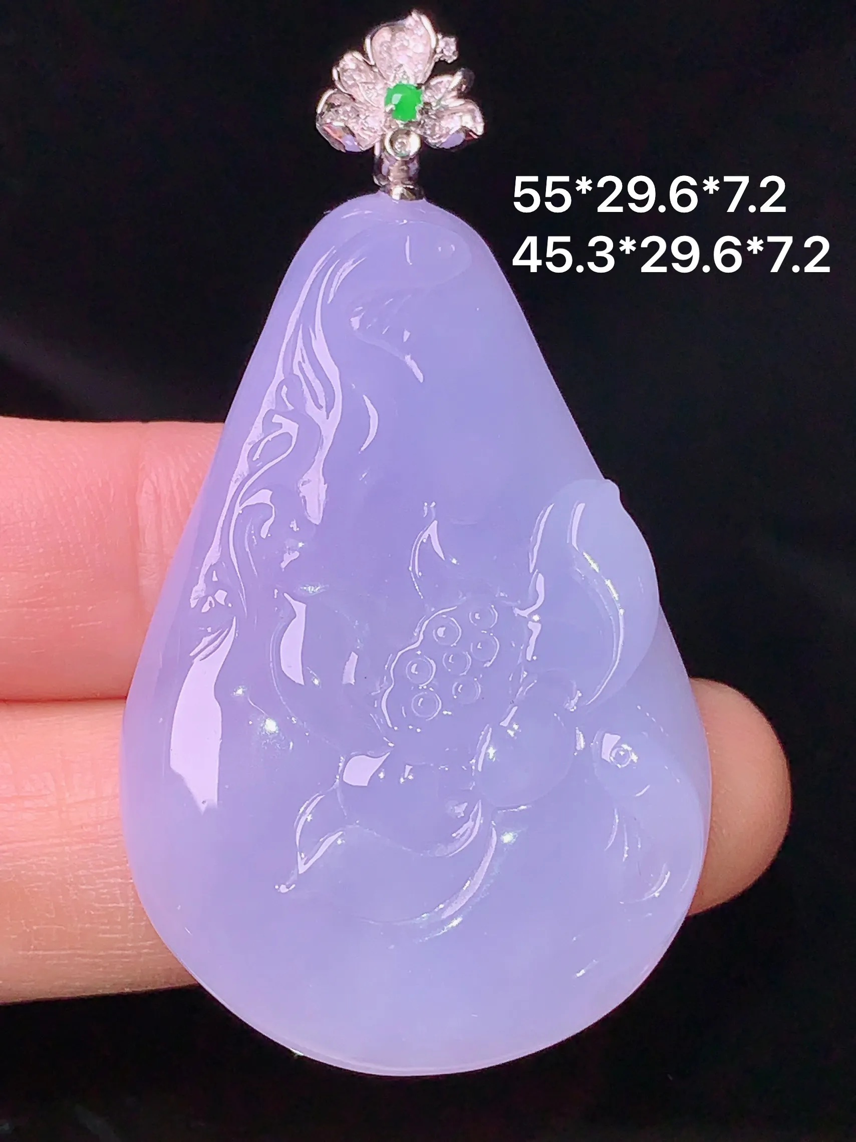 18k金钻镶嵌紫罗兰荷花吊坠 玉质细腻 色泽清新艳丽 整体尺寸55*29.6*7.2