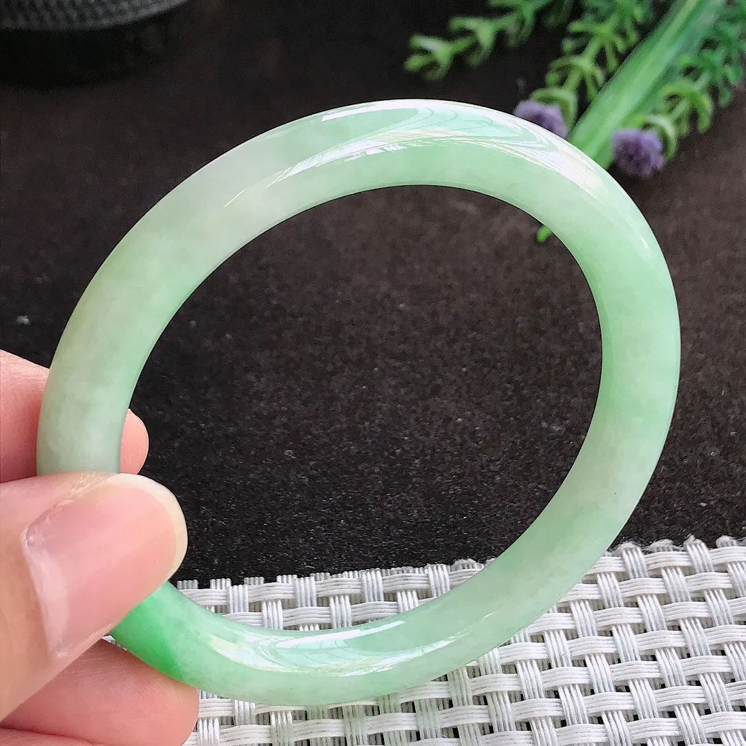 天然a货翡翠54.5/7.9/8.3老坑精美满绿阳绿圆条手镯翡翠玉镯美人镯