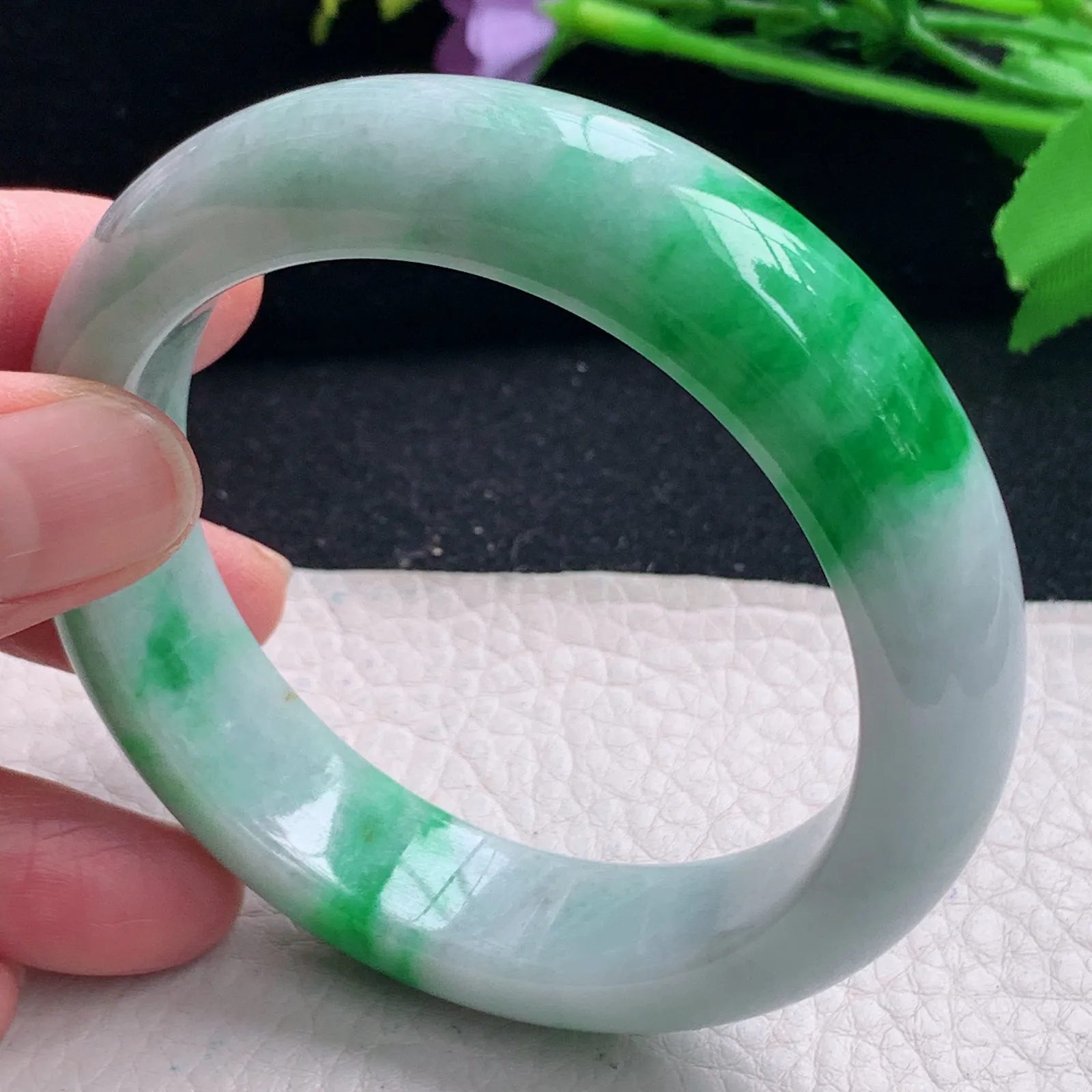 js自然光57.5*15*9.6轮胎镯 缅甸翡翠a货飘阳绿厚装宽边玉手镯 玉手环
