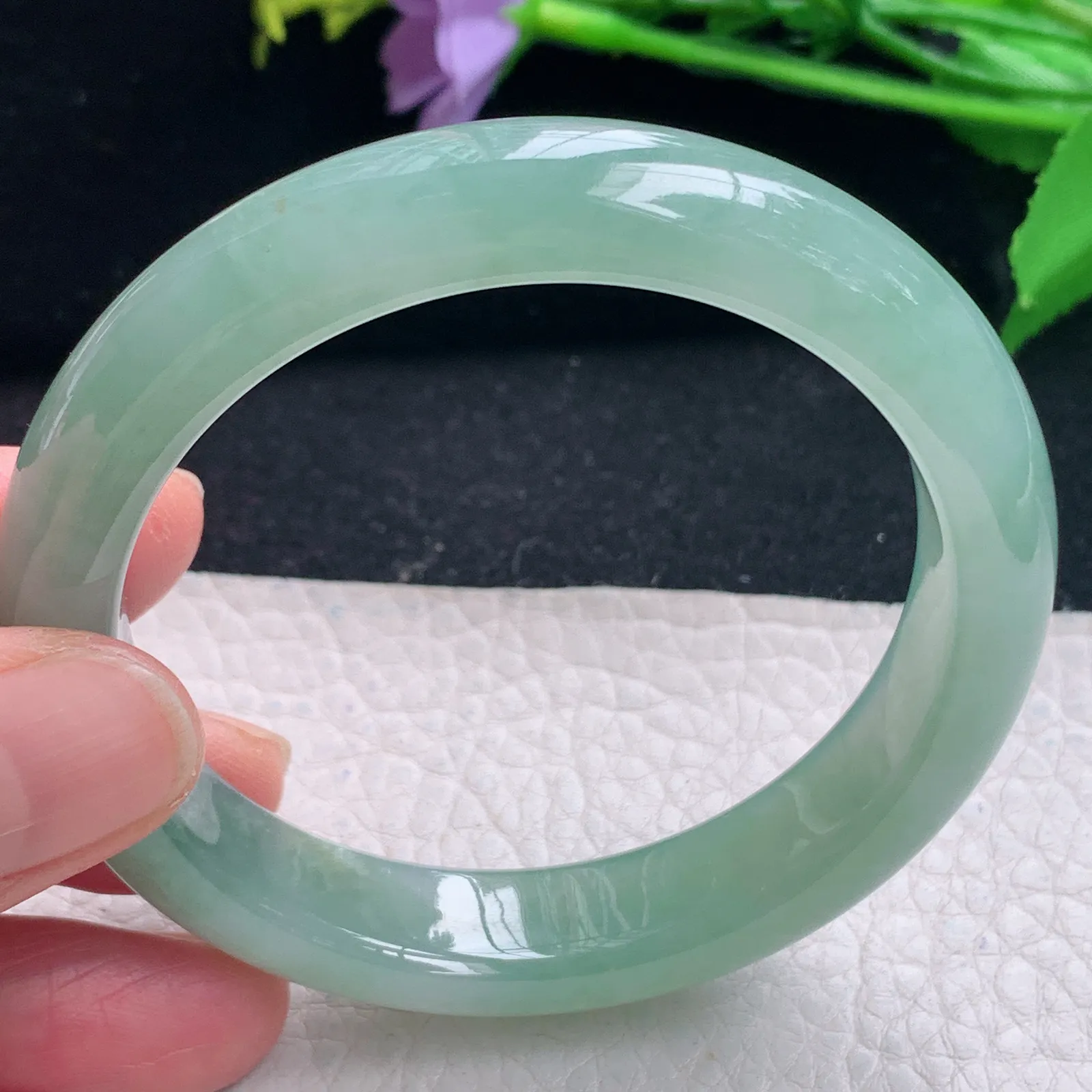 r自然光53*12*8.2平安镯 缅甸翡翠a货冰绿宽边玉手镯 玉手环