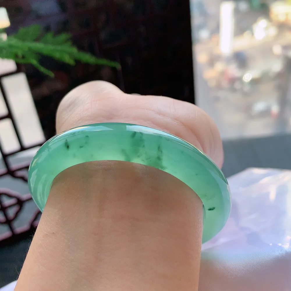 正圈冰玻湖水绿 无瑕 尺寸:51.6/10.3/9.1种色俱佳