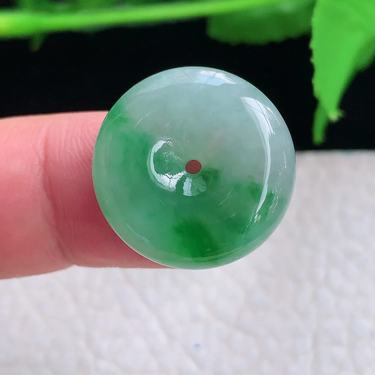 ajj实拍21.3*6天然缅甸翡翠飘绿小平安扣吊坠 宝宝吉祥玉坠