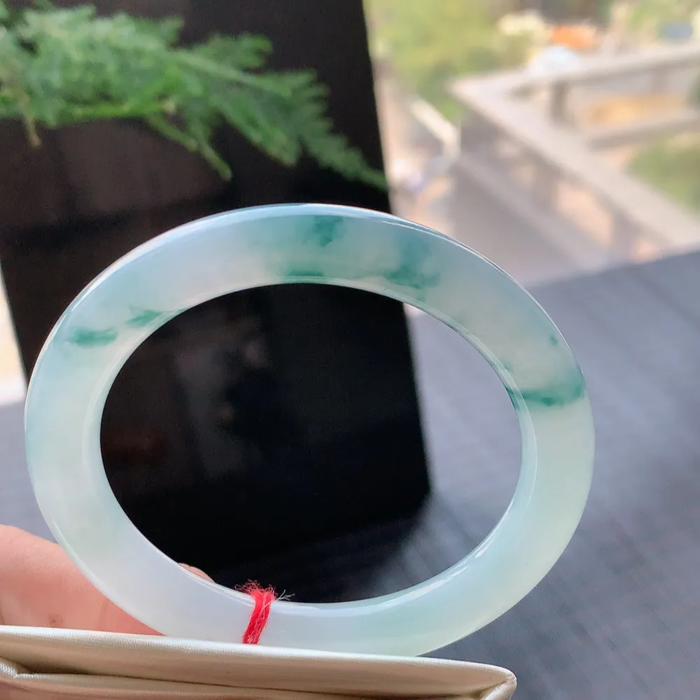 圆条冰飘花 无瑕 尺寸:54.4/9.1 花美 种水好