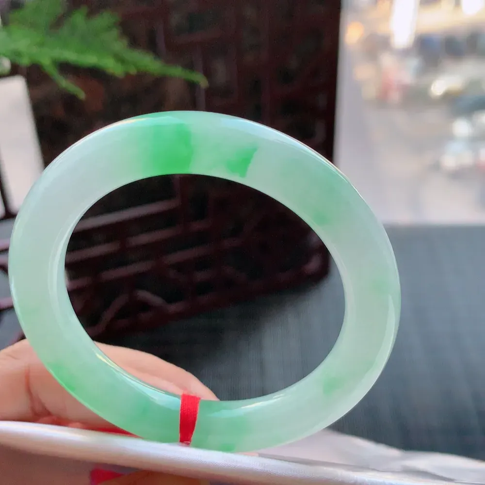 圆条冰阳绿 无瑕 尺寸:51.2/9.9 种色俱佳