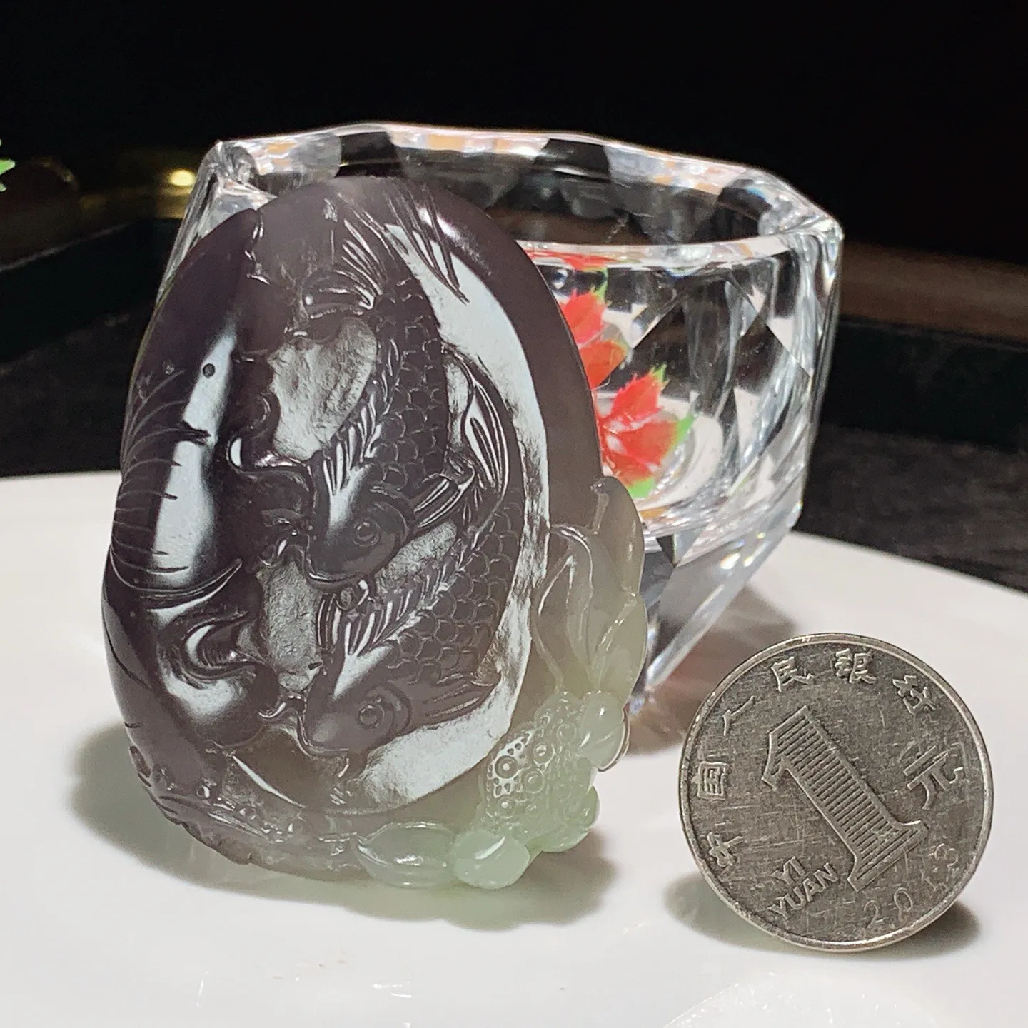 和田玉青海翠翠青连年有余牌子挂件。尺寸57/45/12重56克。玉质细腻油润。手推出油。佩戴高端典雅。lt251110