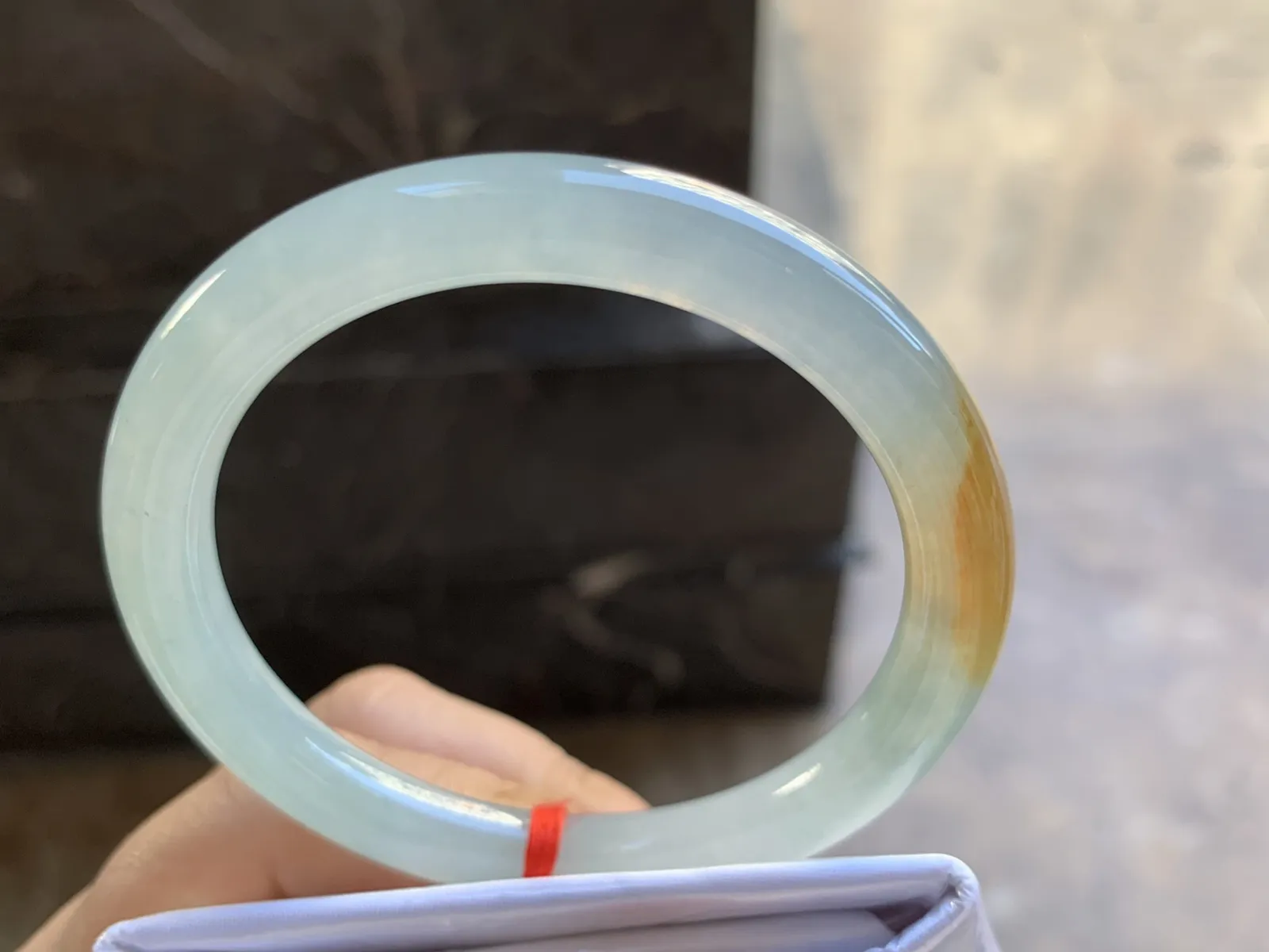 55-8.3mm
冰黄翡圆条手镯 水润光泽 一抹黄很漂亮