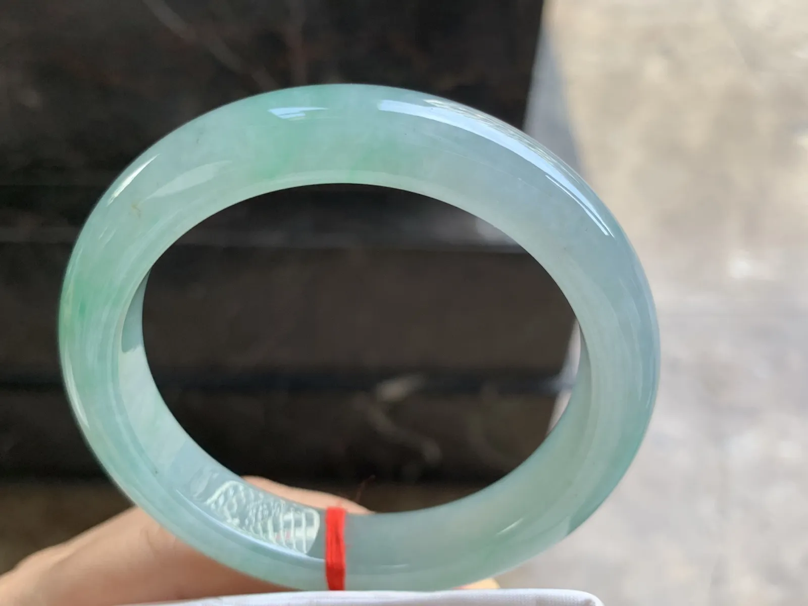 58.5-12-9.3mm
冰种带底色手镯 水润 清新