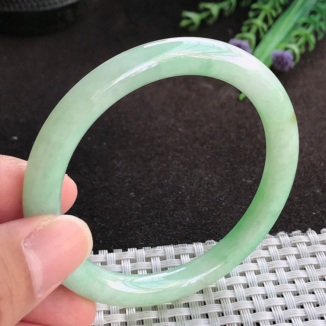 天然a货翡翠54.5/7.9/8.3老坑精美满绿阳绿圆条手镯翡翠玉镯美人镯