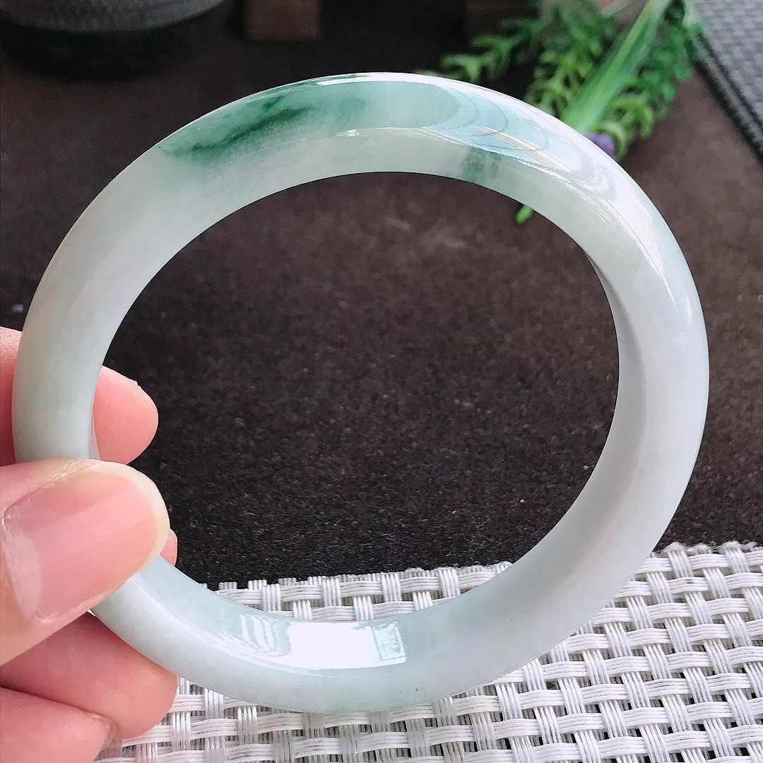 天然a货翡翠62/11.5/8.9老坑精美飘花大圈口手镯宽边翡翠玉镯美人镯