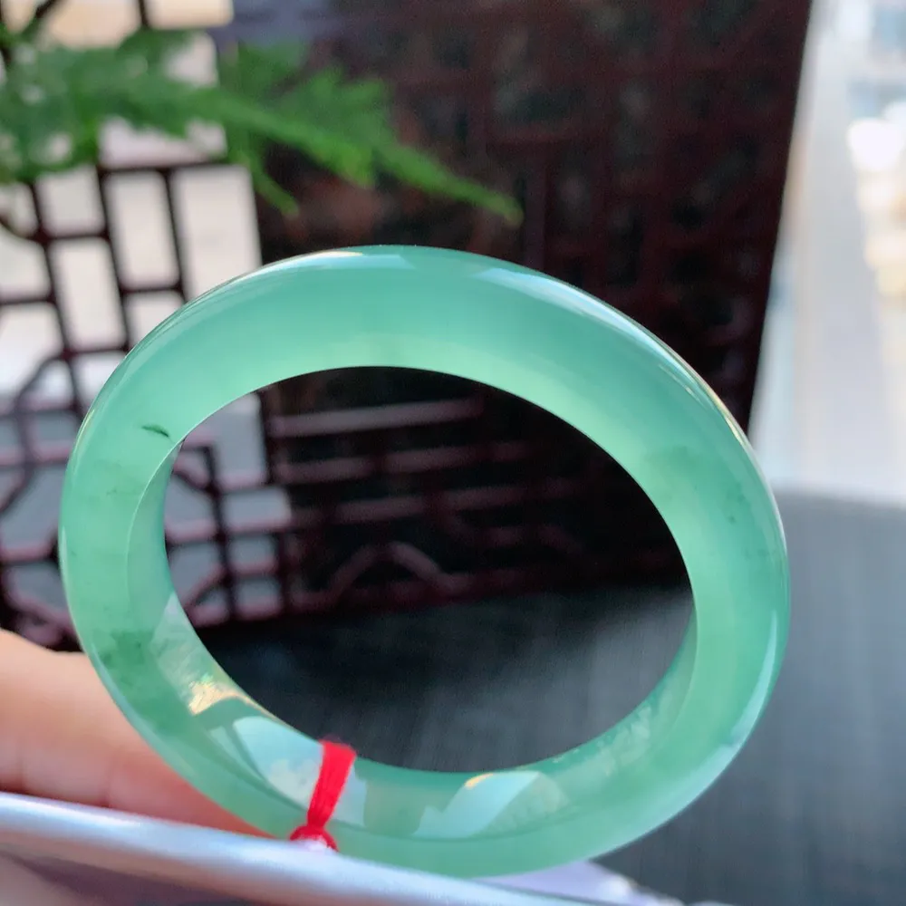 正圈冰玻湖水绿 无瑕 尺寸:51.6/10.3/9.1种色俱佳