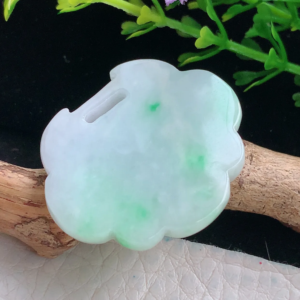 ajj实拍26.3*32*6.2天然缅甸翡翠飘绿平安锁吊坠 吉祥如意小孩玉坠