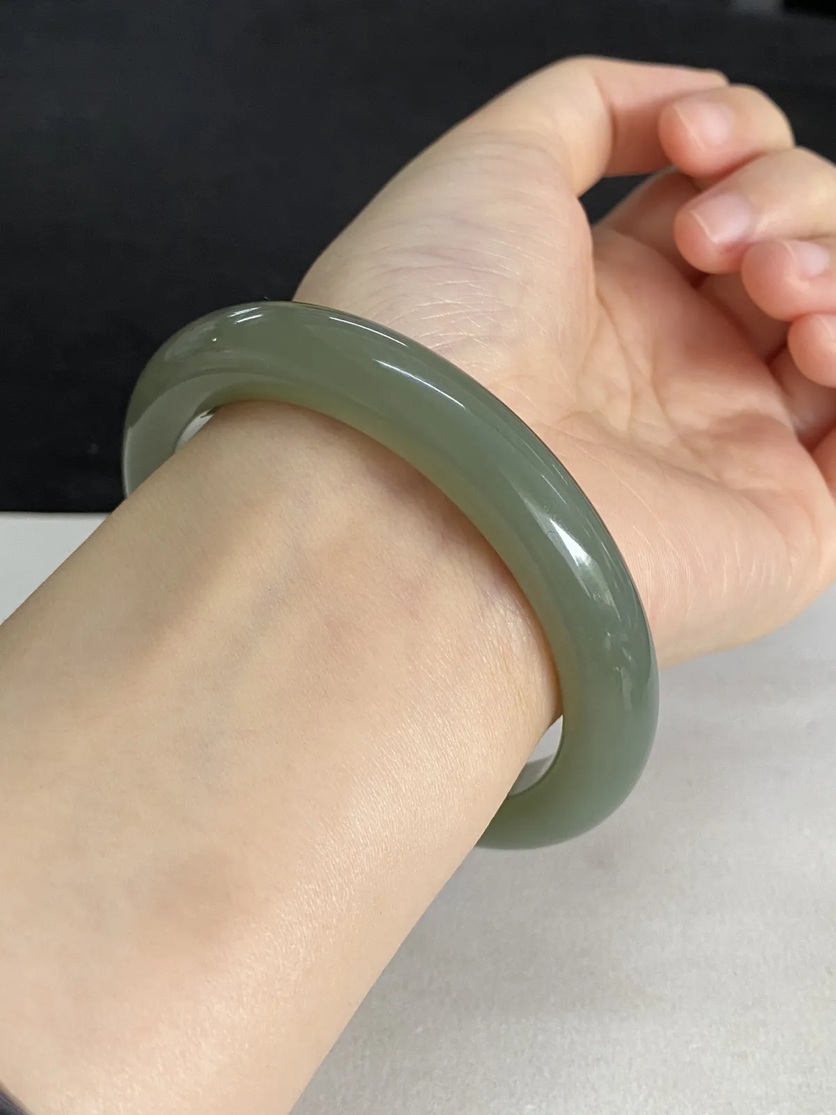 正圈59.2圈口，和田玉手镯