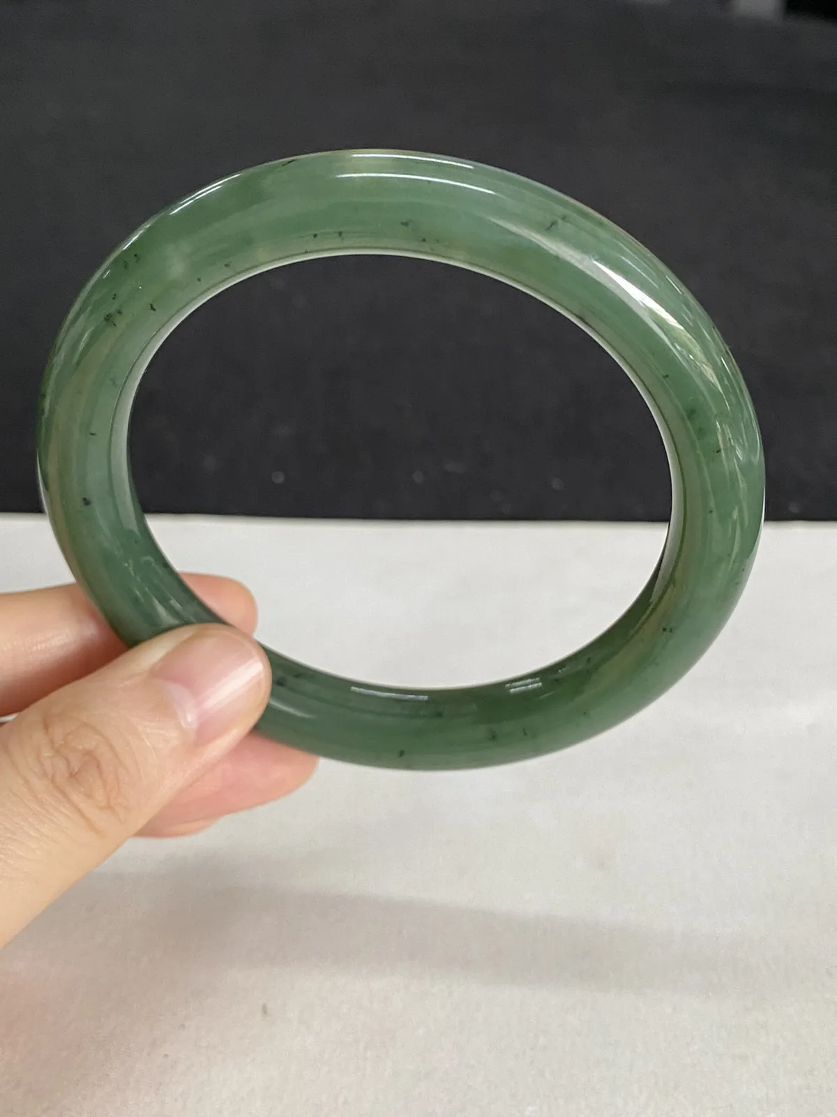 圆镯58.7圈口，和田玉手镯