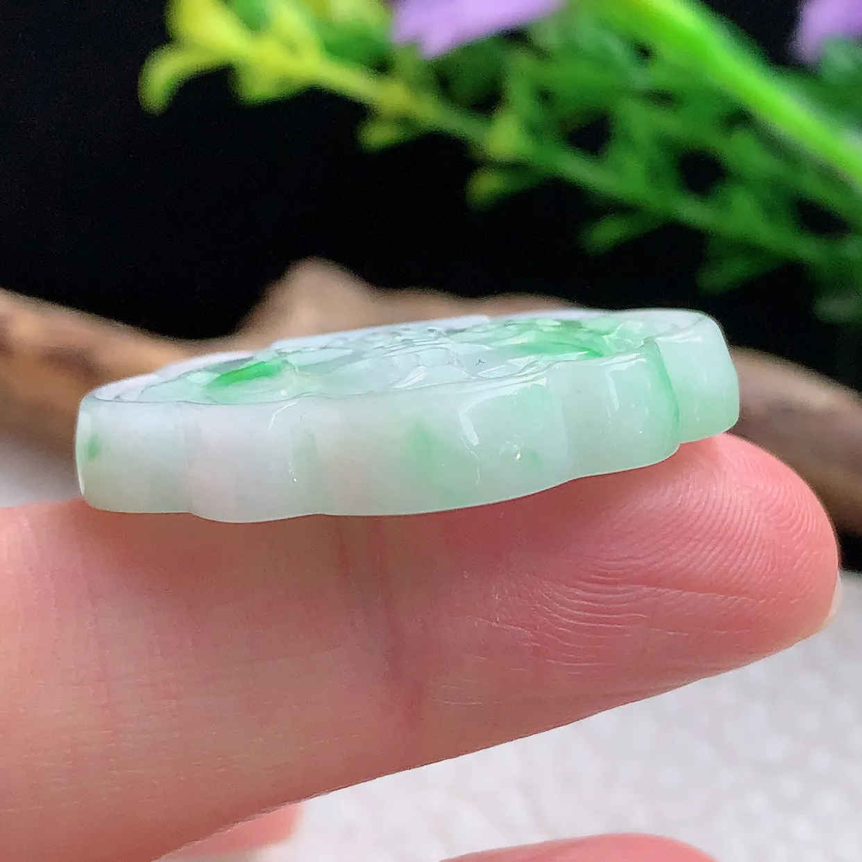 ajj实拍26.3*32*6.2天然缅甸翡翠飘绿平安锁吊坠 吉祥如意小孩玉坠