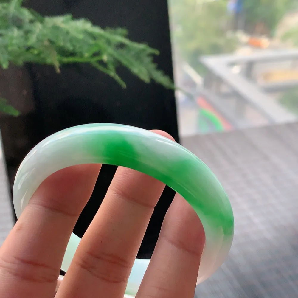 正圈冰糯阳绿 无瑕 尺寸:54.5/12.7/8 色好🥰🥰