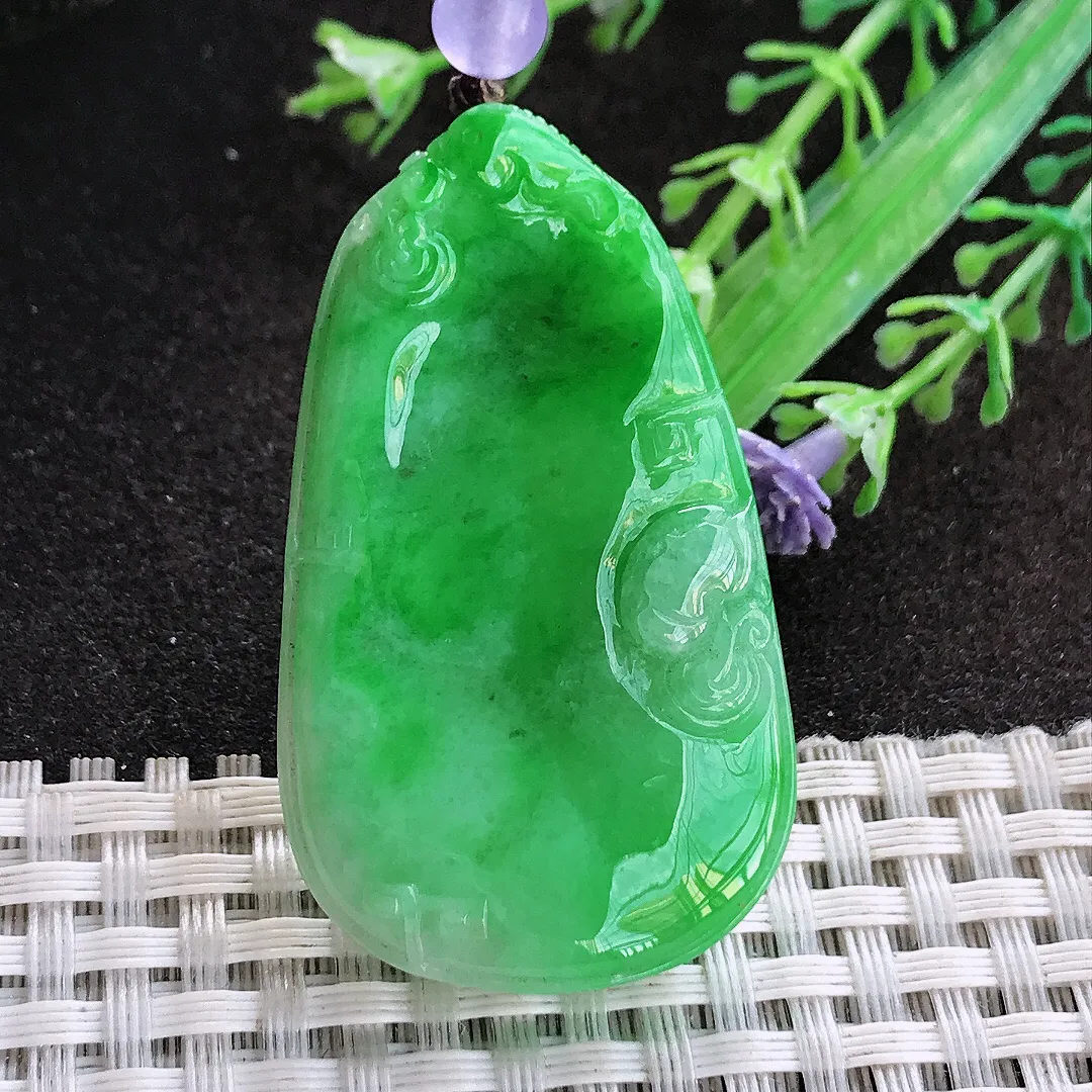 天然a货翡翠48/28.5/8老坑精美温润辣阳绿连年有余荷叶鱼吊坠翡翠玉坠挂件百搭