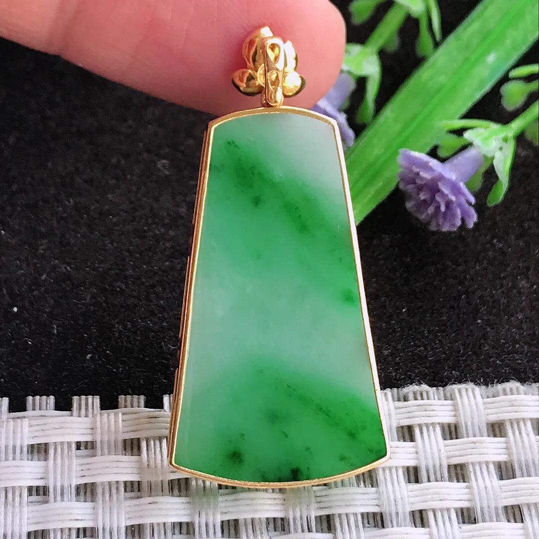 天然a货翡翠40/19.3/3.4老坑18k金镶嵌飘阳绿无事牌吊坠翡翠玉坠挂件百搭