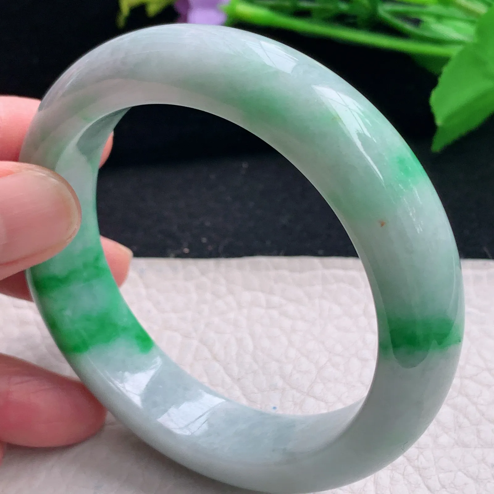 js自然光57.5*15*9.6轮胎镯 缅甸翡翠a货飘阳绿厚装宽边玉手镯 玉手环