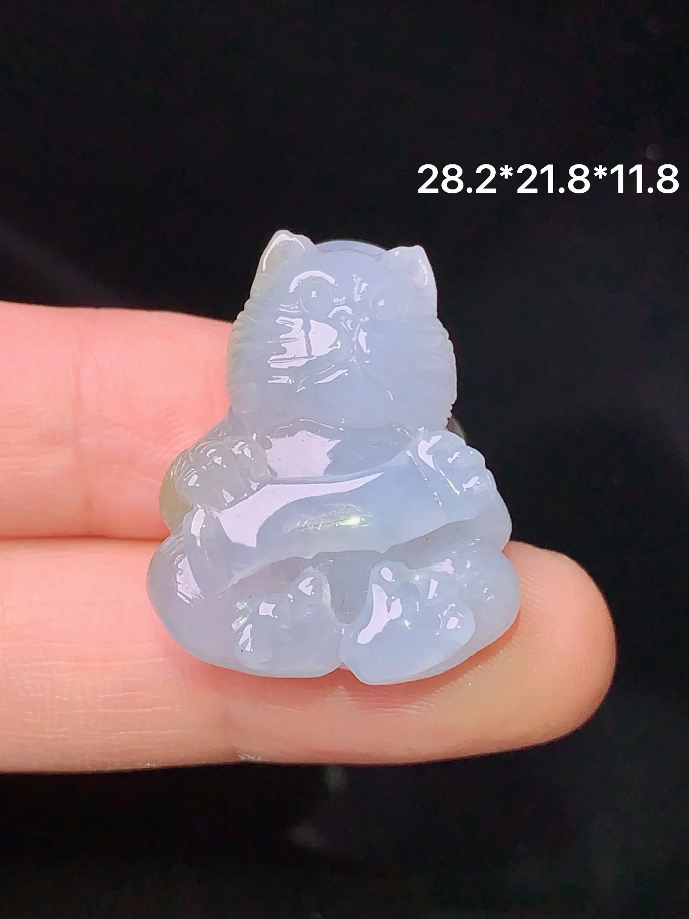 招财猫吊坠 玉质细腻 色泽清新艳丽 整体尺寸28.2*21.8*11.8