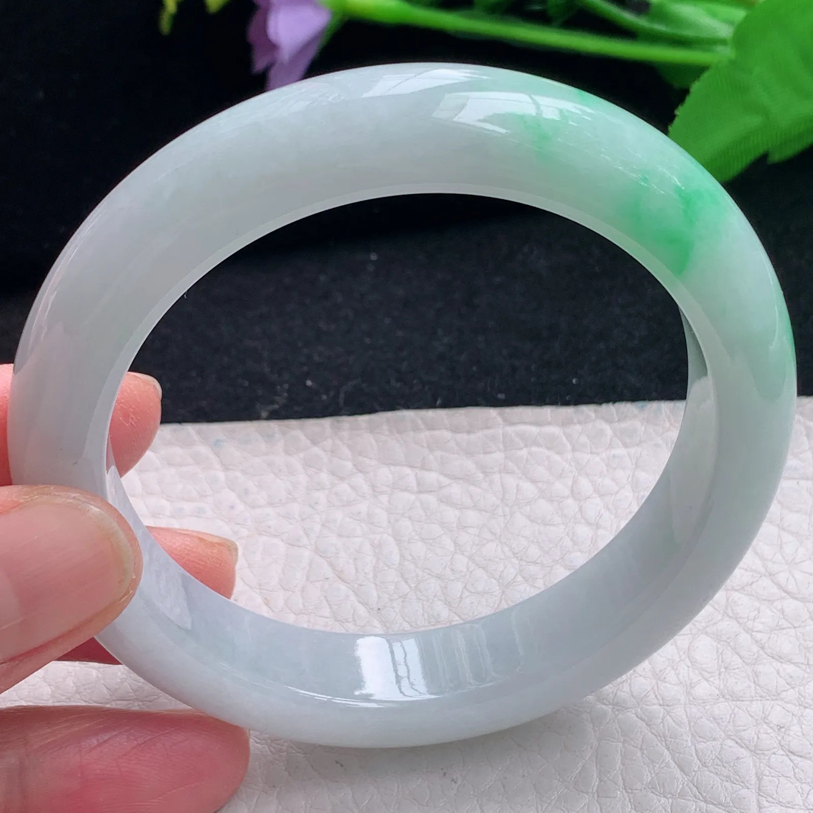 js自然光59*13*9平安镯 缅甸翡翠a货飘绿厚装宽边玉手镯 玉手环