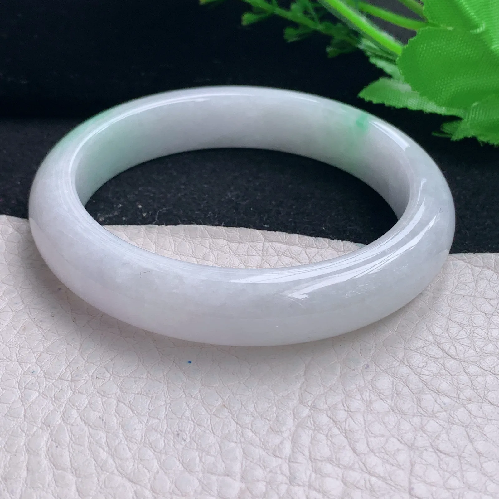 hy大圈口59.5*12.5*8.6平安镯 缅甸翡翠a货飘绿宽边玉手镯 玉手环