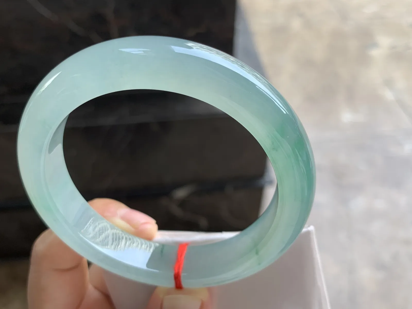 60.5-13.2-9.2mm
冰种晴水飘花手镯 冰透莹润 清新