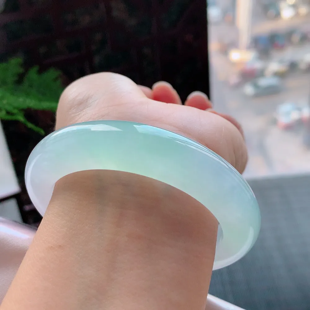 正圈冰玻春彩 无瑕 尺寸:55.3/13/10 种色俱佳