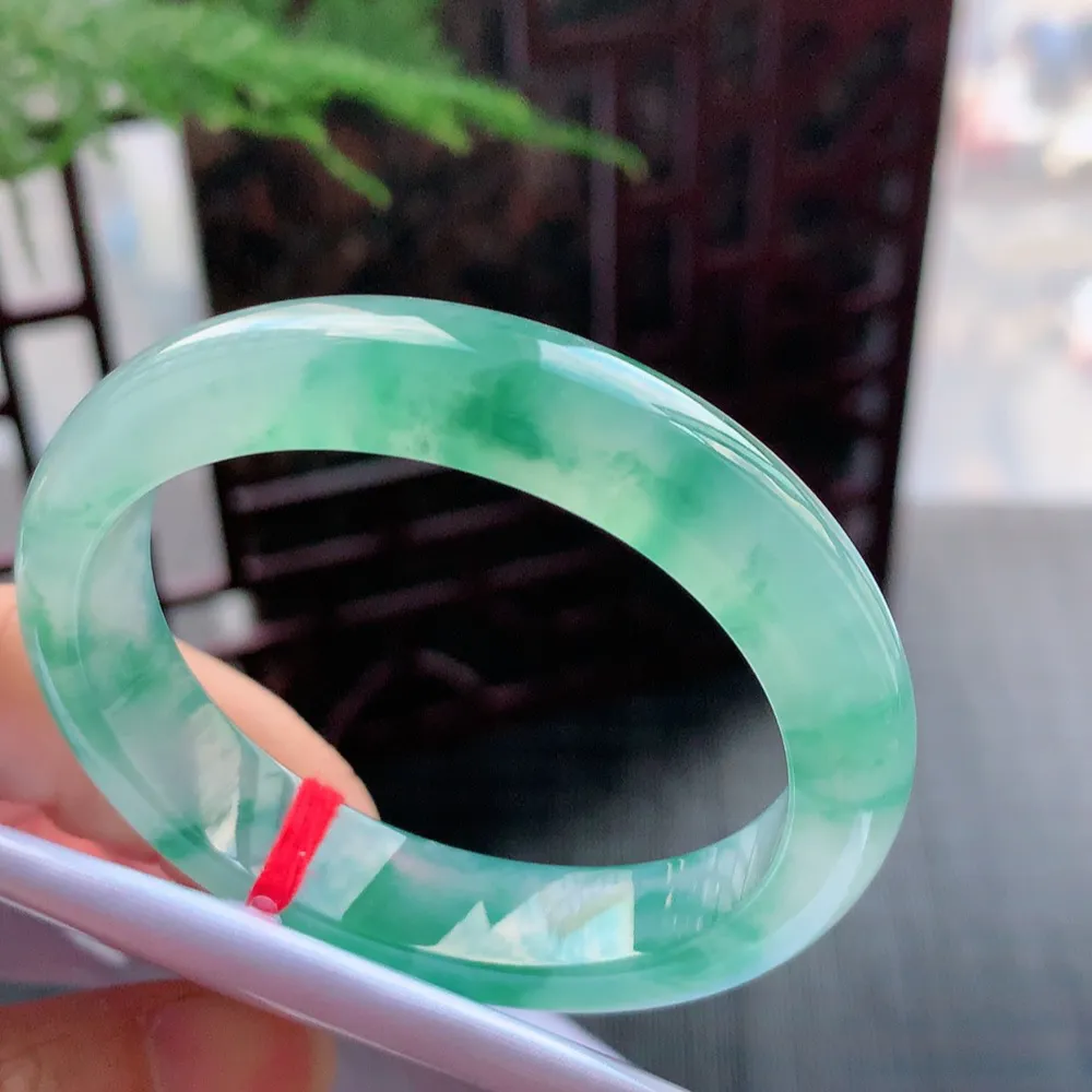 贵妃冰玻飘花 无瑕 尺寸:52.6/44.2/12.1 花美 种水好🥰🥰