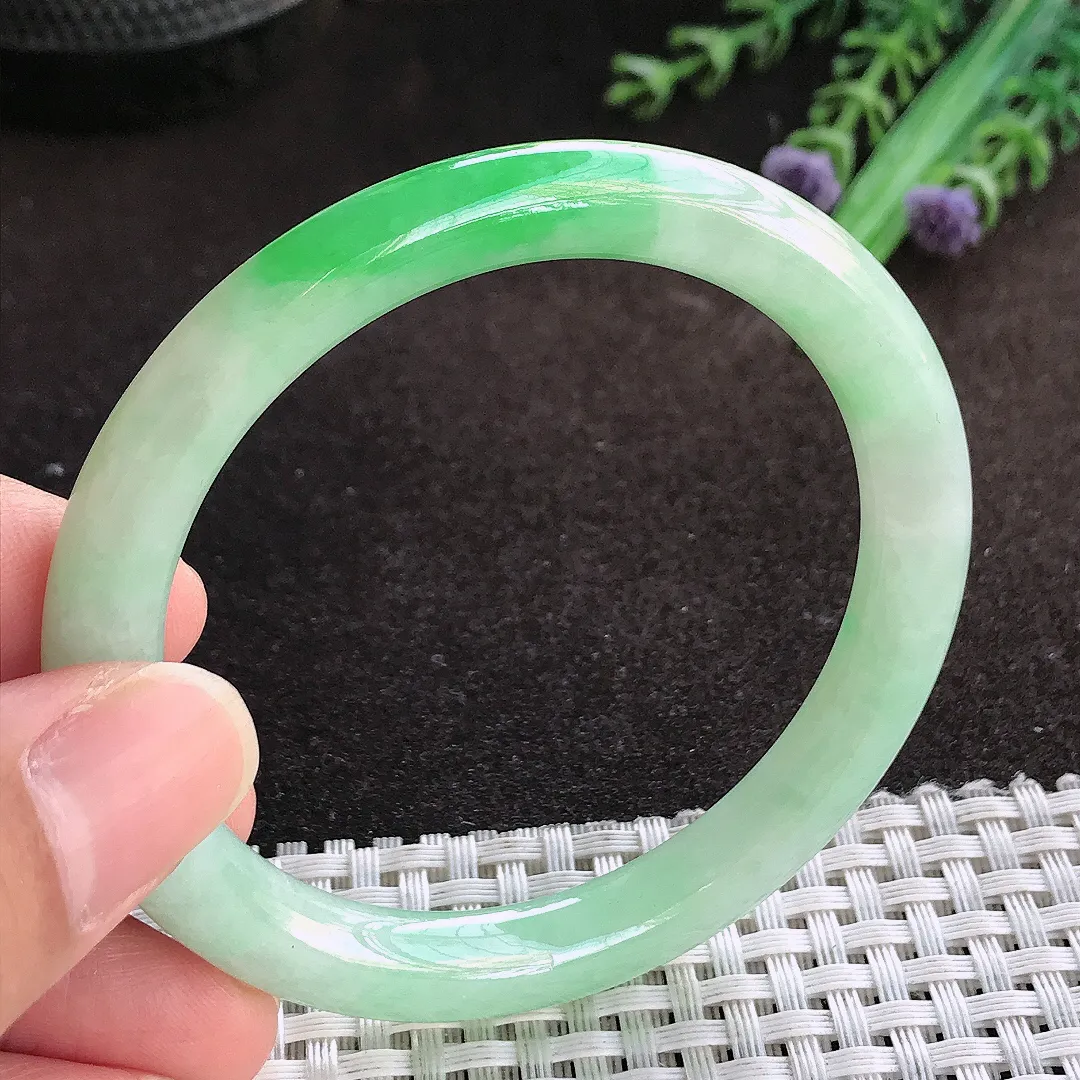 天然a货翡翠54.5/7.9/8.3老坑精美满绿阳绿圆条手镯翡翠玉镯美人镯