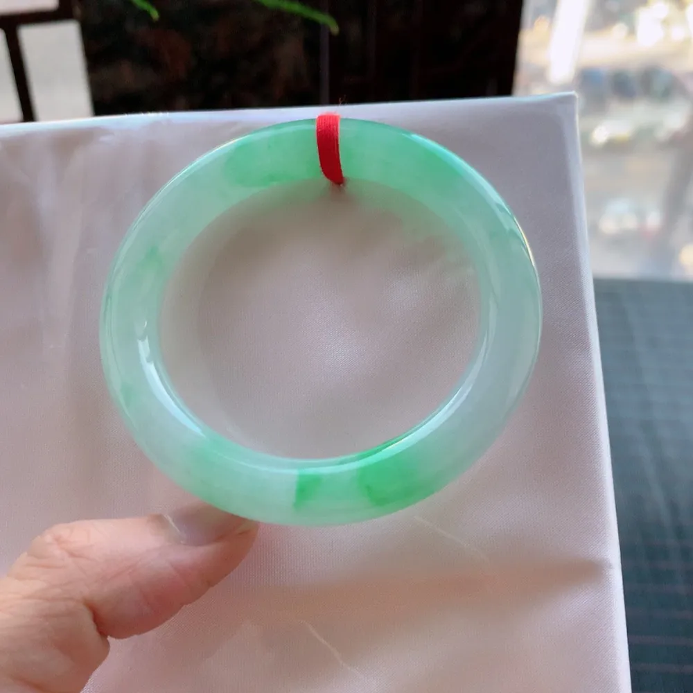 圆条冰阳绿 无瑕 尺寸:51.2/9.9 种色俱佳