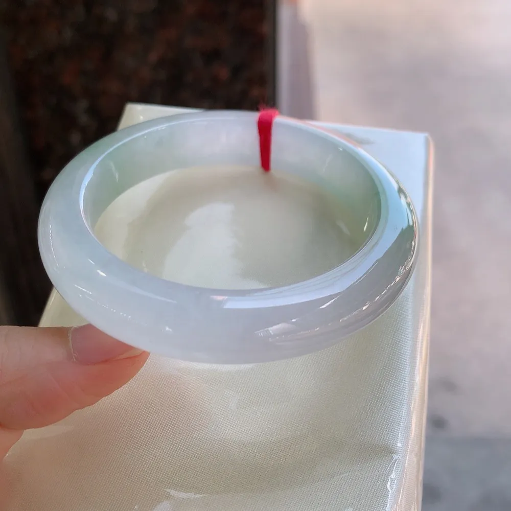 正圈高冰绿 无瑕 尺寸:51.8/10.3/7.3 种色兼备