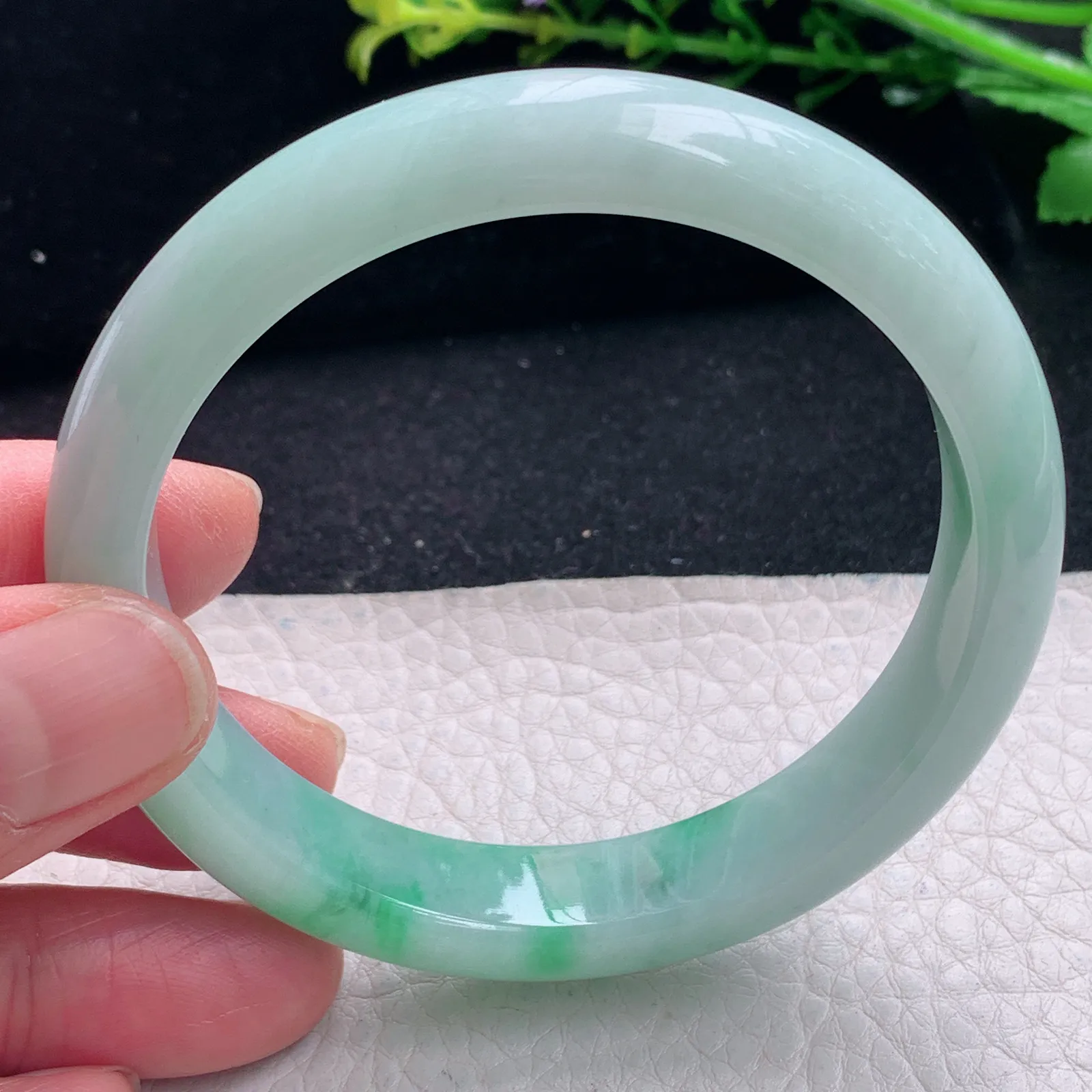 ss自然光58*11.6*7.5平安镯 缅甸翡翠a货飘绿秀气宽边玉手镯 玉手环