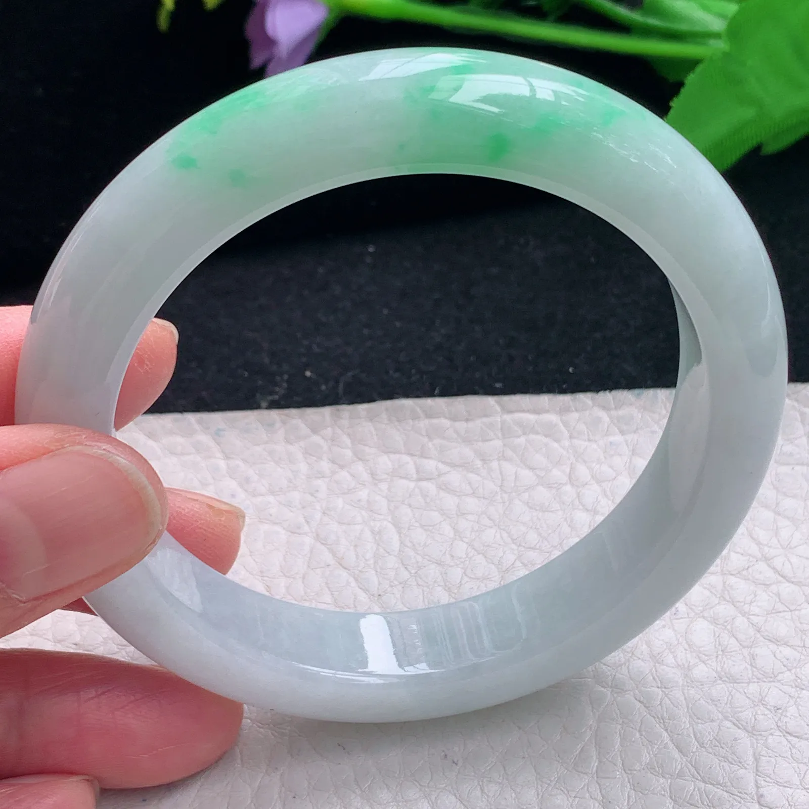 js自然光59*13*9平安镯 缅甸翡翠a货飘绿厚装宽边玉手镯 玉手环