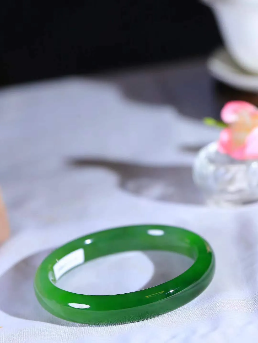 【温润如心.镯】

收藏级️和田玉碧玉手镯，精选上等碧玉料，色泽清透，质地细腻。佩戴它，感受千年玉