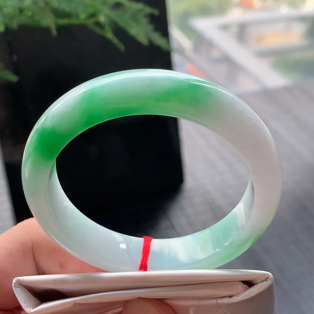 正圈冰糯阳绿 无瑕 尺寸:54.5/12.7/8 色好🥰🥰