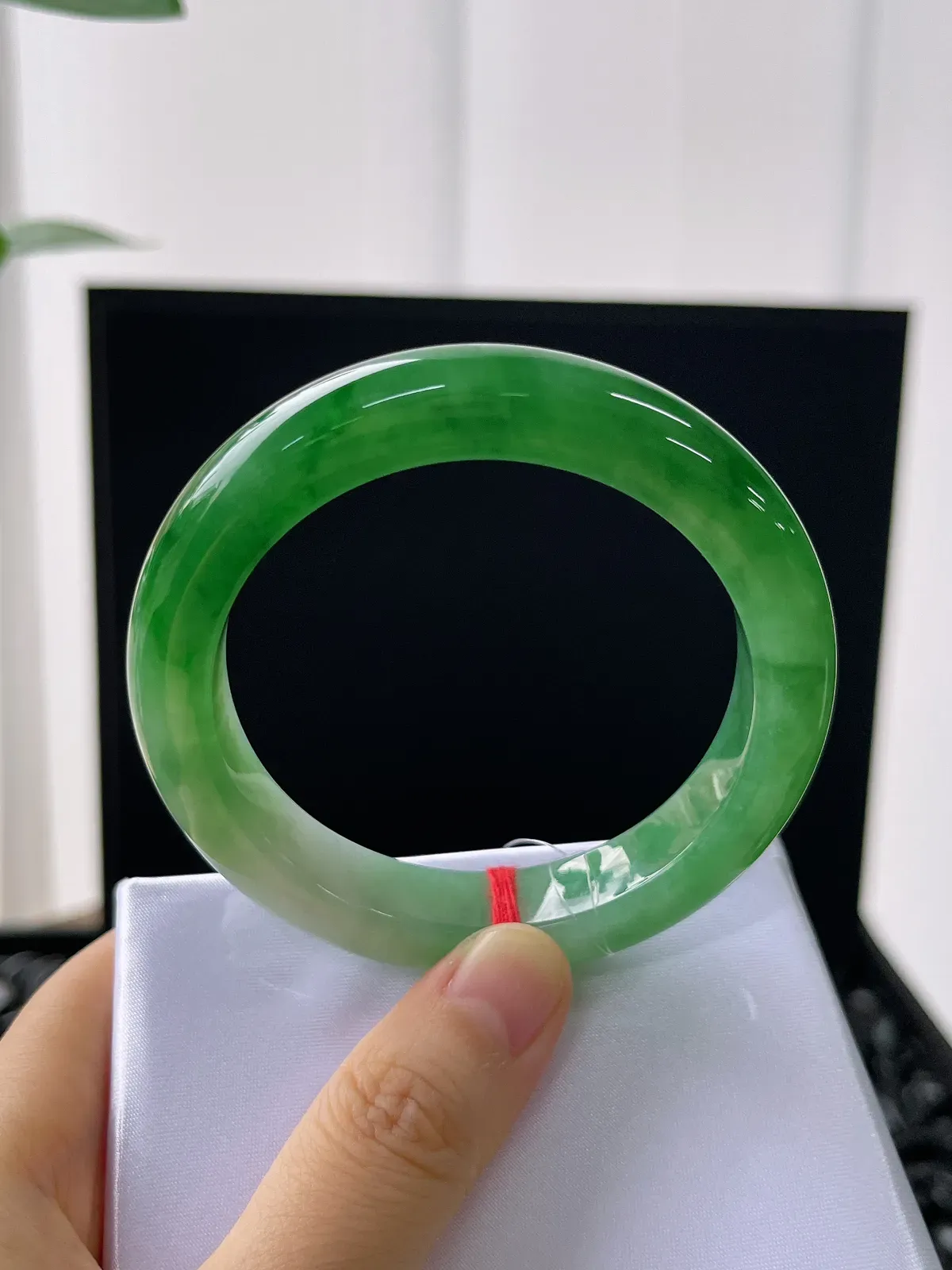 正圈54圈口，翡翠冰糯种绿色手镯