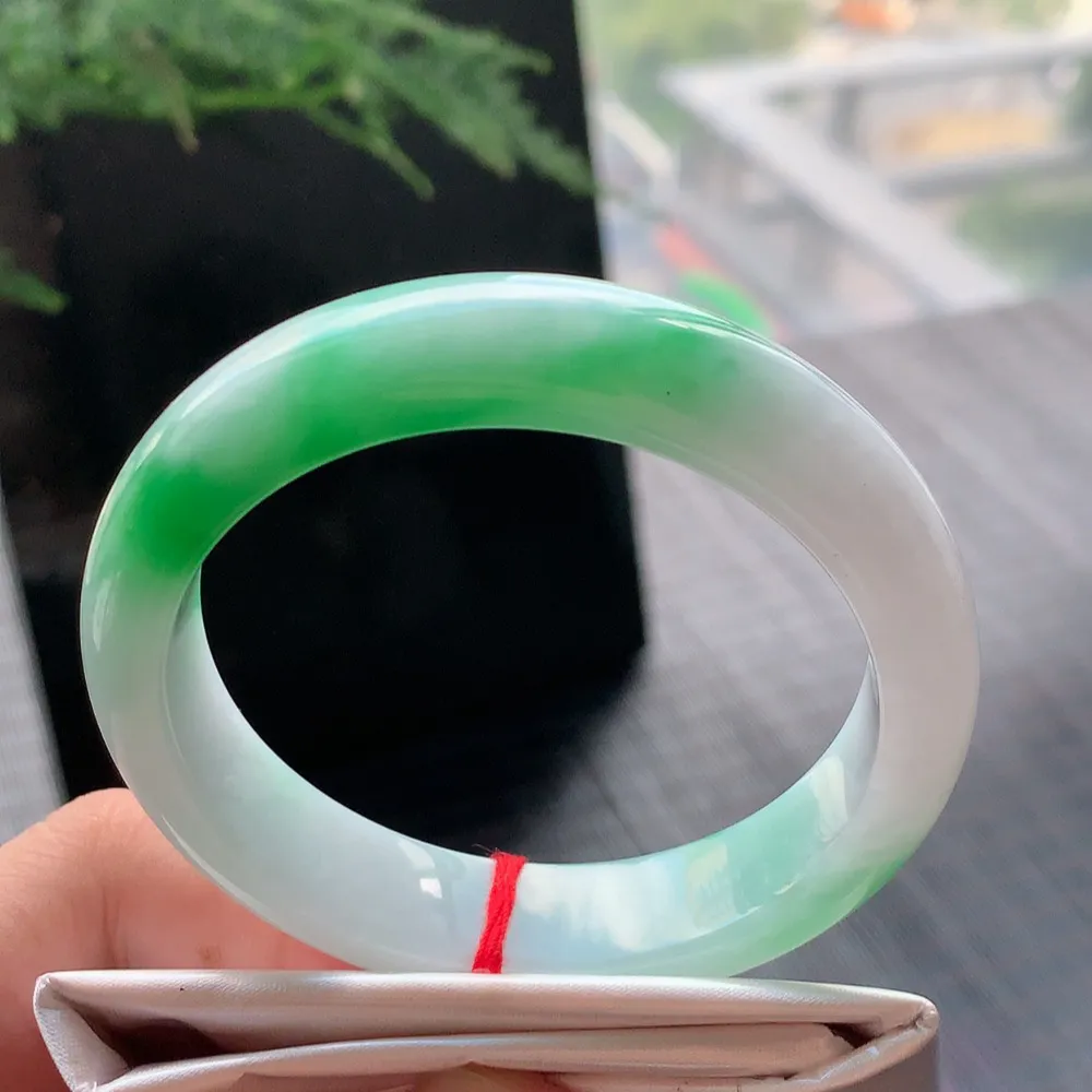 正圈冰糯阳绿 无瑕 尺寸:54.5/12.7/8 色好🥰🥰