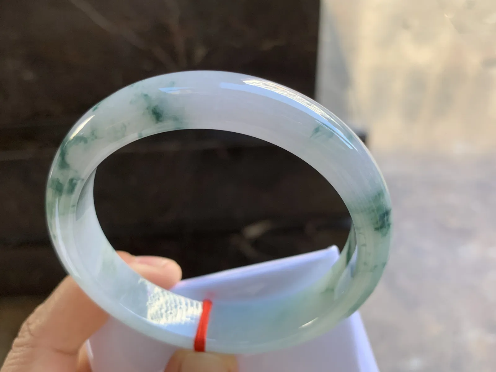 59-12.7-8mm
糯冰飘花手镯 底子细腻 水润