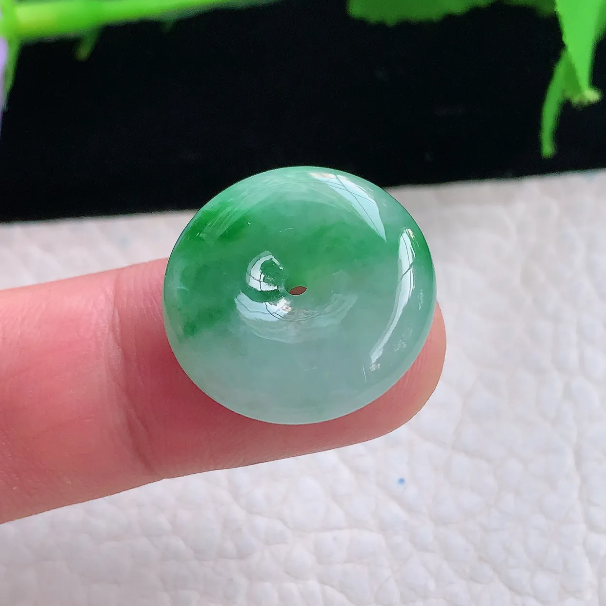 ajj实拍21.3*6天然缅甸翡翠飘绿小平安扣吊坠 宝宝吉祥玉坠