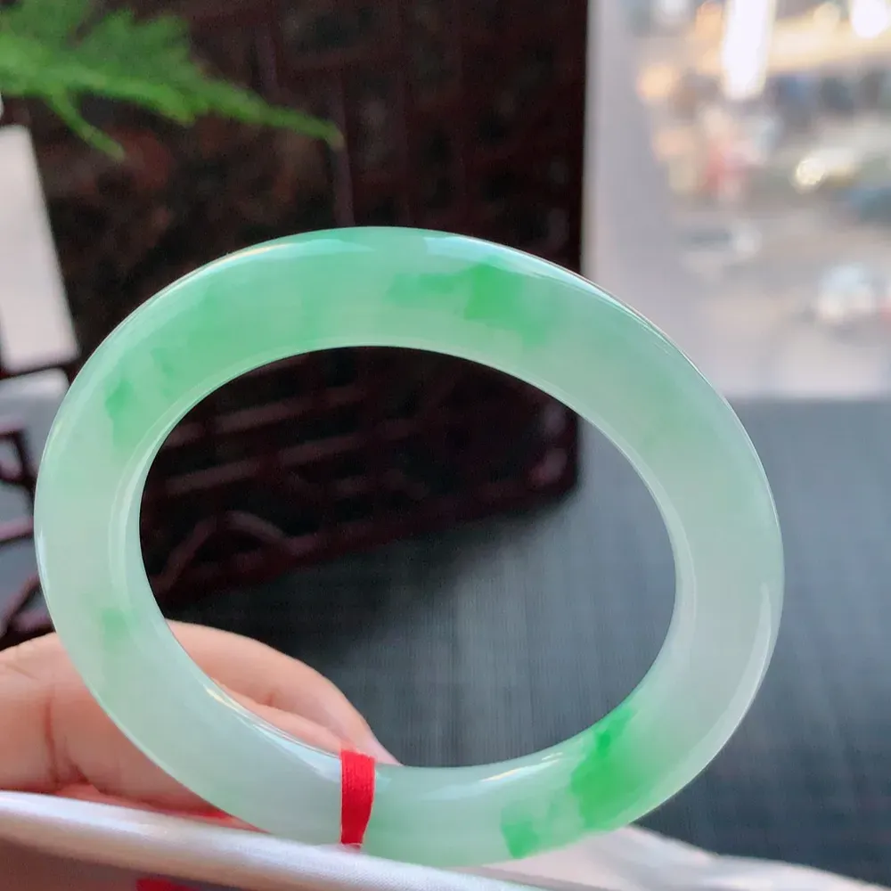 圆条冰阳绿 无瑕 尺寸:51.2/9.9 种色俱佳