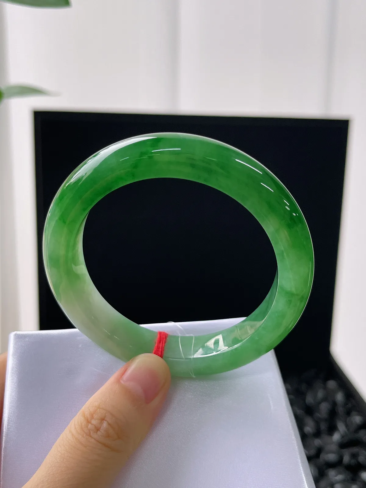 正圈54圈口，翡翠冰糯种绿色手镯