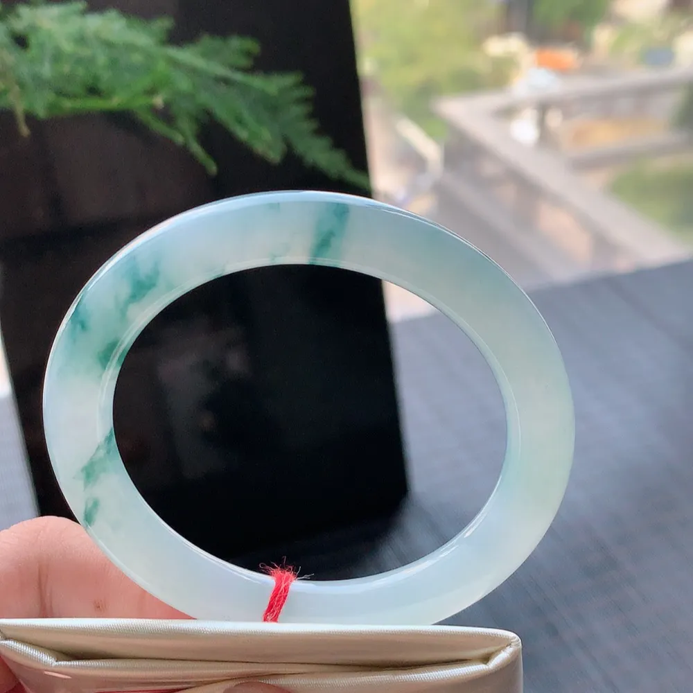 圆条冰飘花 无瑕 尺寸:54.4/9.1 花美 种水好