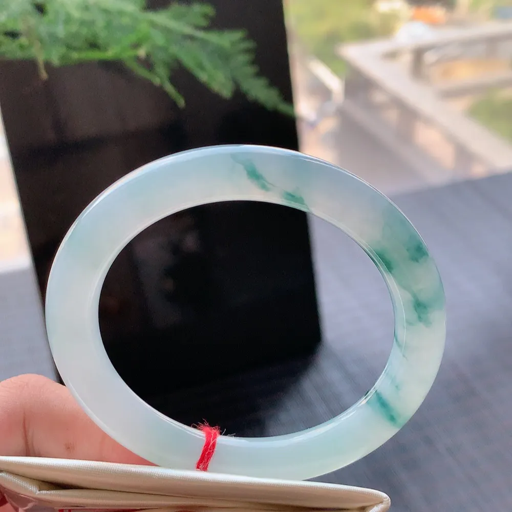 圆条冰飘花 无瑕 尺寸:54.4/9.1 花美 种水好