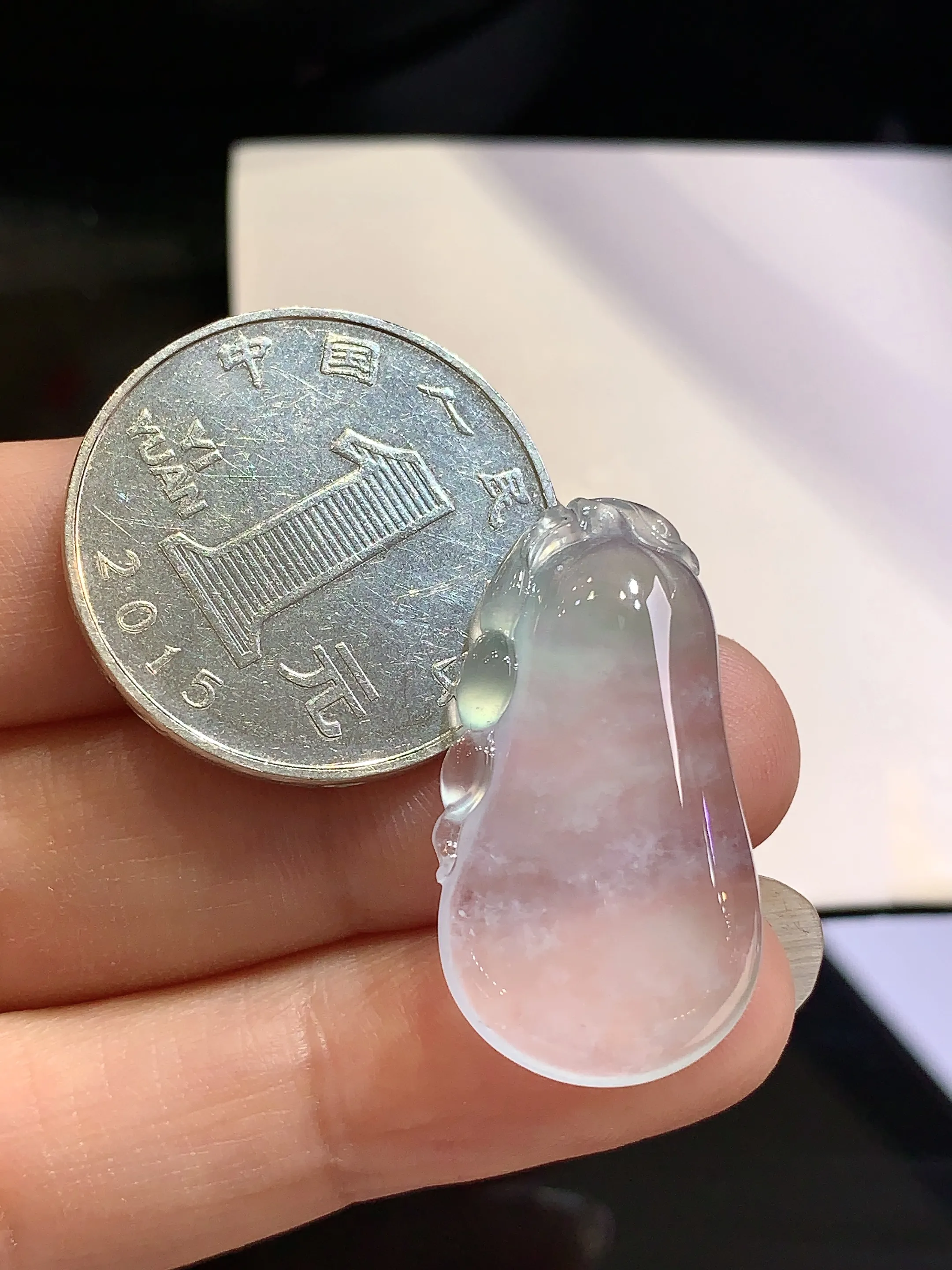 玻璃种福瓜吊坠 玉质细腻 色泽清新艳丽 整体尺寸28.6*15.5*5.3