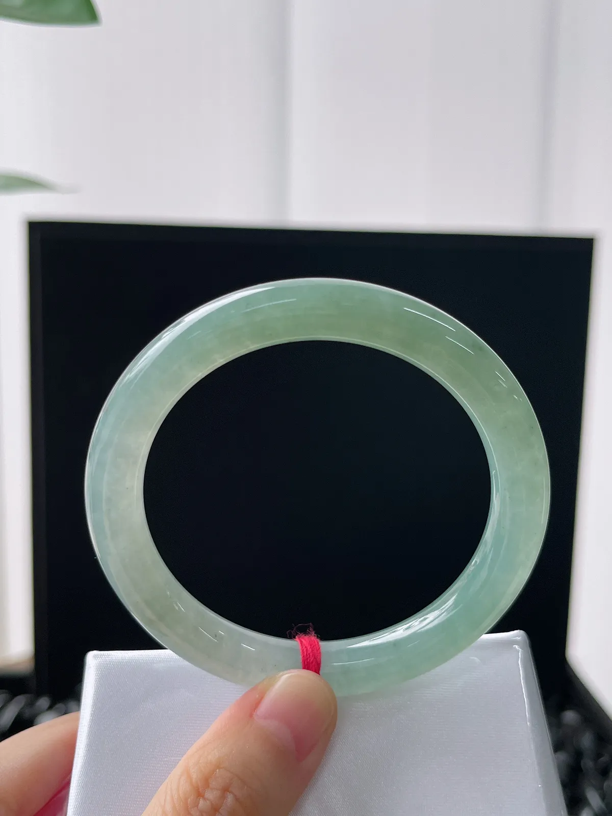 圆镯53圈口，翡翠冰糯种绿色手镯