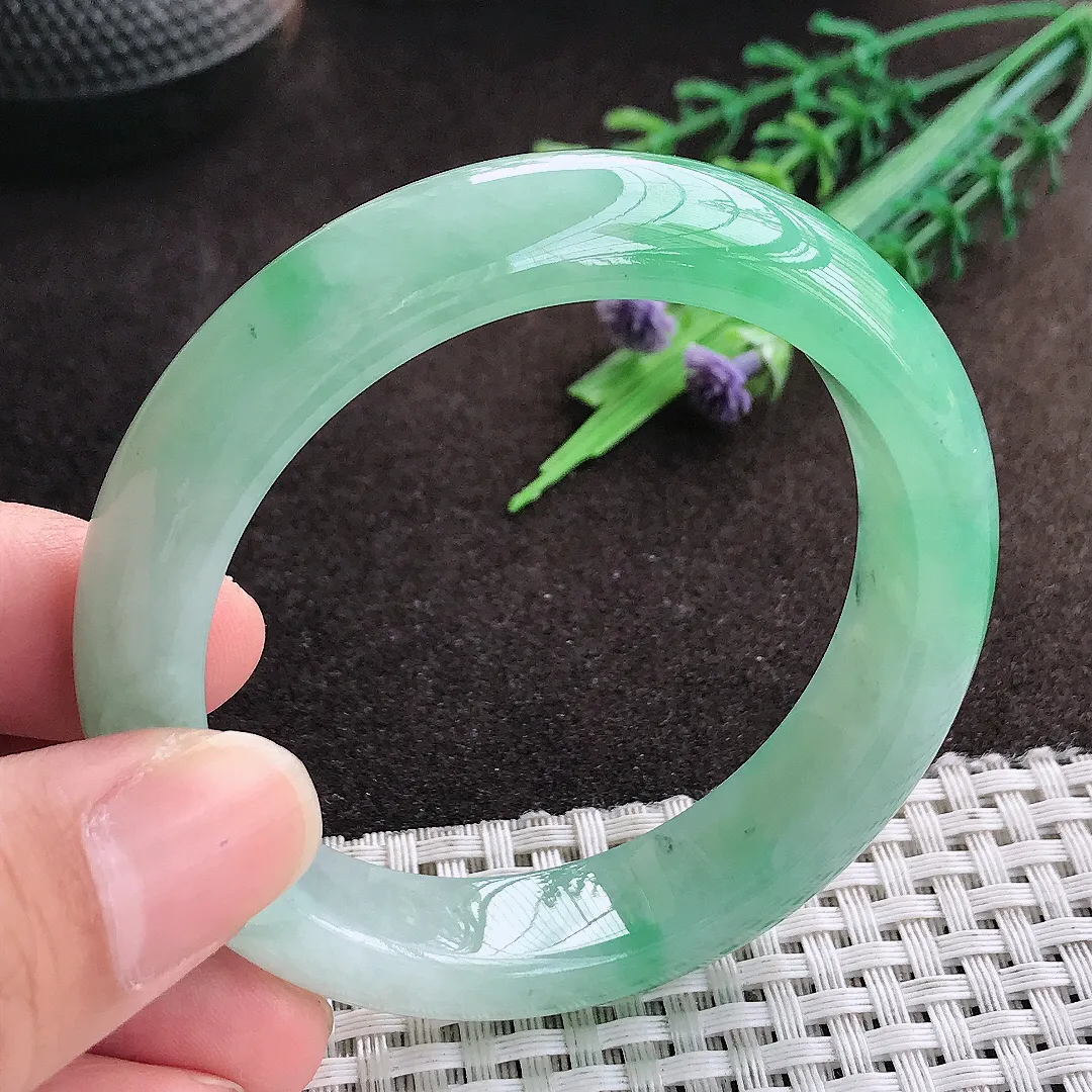 天然a货翡翠53/12.5/8.3老坑冰胶果冻飘阳绿手镯宽边翡翠玉手镯