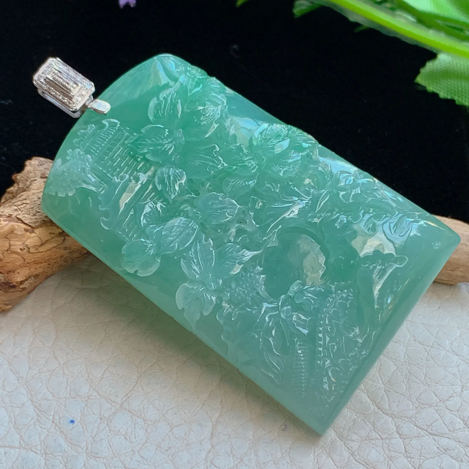 yl实拍52.2*34.5*8.8缅甸翡翠a货冰绿山水 大好河山玉吊坠 玉挂件